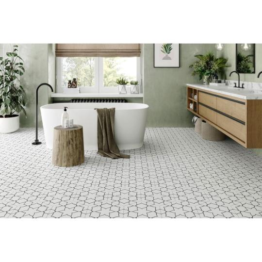 feher hatszogletu furdoszoba csempe  padlolap greslap jarolap burkolat csempe vilagos viragos furdoszoba nappali haloszoba klasszikus cementlap hatasu burkolatok lameridiana lakberendezesi aruhaz design viragmintas.jpg